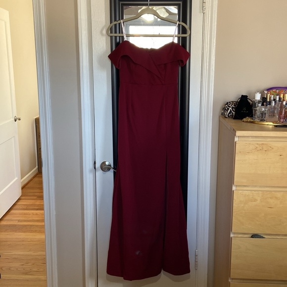 Lulu’s dress - Picture 2 of 3